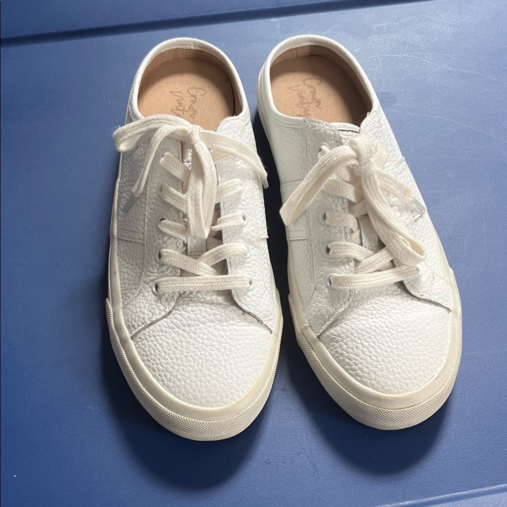 Crown Vintage Cream Textured Women's Sneakers